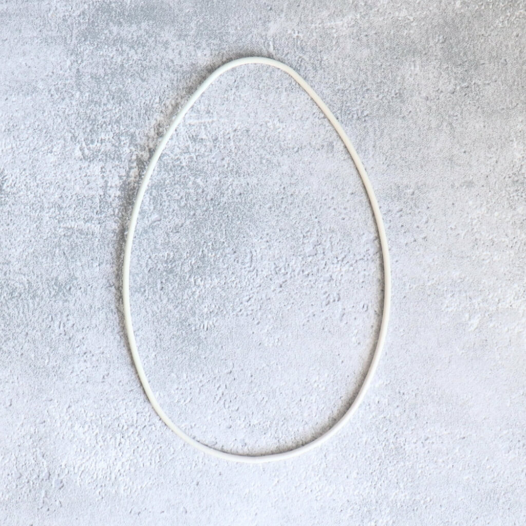 Dekorační kruh vajíčko – bílá, 27 cm, kovový základ pro jarní a velikonoční dekorace